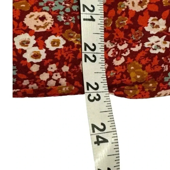 Universal Thread Women’s Medium Balloon‎ Long Sleeve Tie Front Blouse Red Floral - Picture 6 of 7